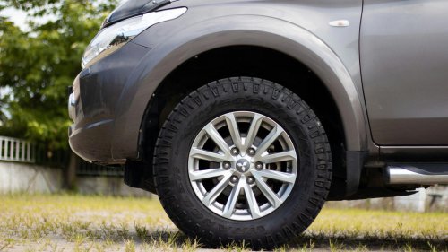 10 things that can pop your tires on the road &amp; 10 things you can do about it