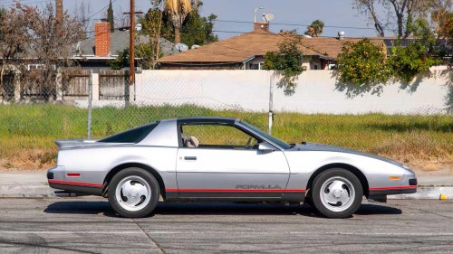 America’s last carbureted sports car is a purist’s holy grail