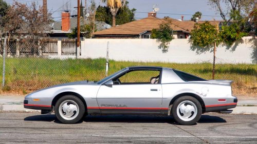 America’s last carbureted sports car is a purist’s holy grail