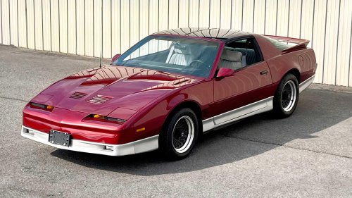 America’s last carbureted sports car is a purist’s holy grail