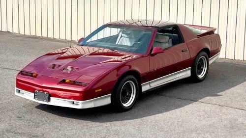 America’s last carbureted sports car is a purist’s holy grail