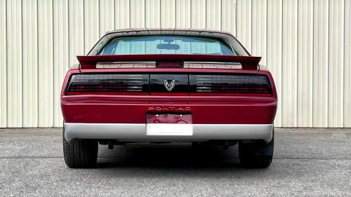 America’s last carbureted sports car is a purist’s holy grail