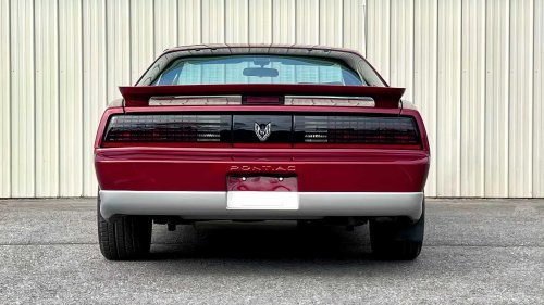 America’s last carbureted sports car is a purist’s holy grail