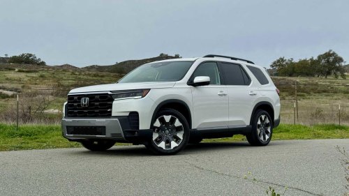 SUV, The 10 biggest engines you can get in a non-luxury SUV in 2026