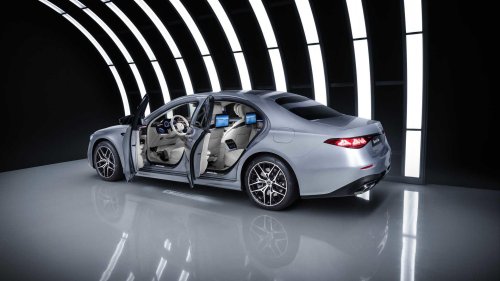 Mercedes, Mercedes keeps the V8 alive in the 2027 S-Class