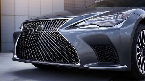 Lexus LS: Traditional luxury meets modern refinement