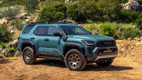 We know you don't really off-road: Toyota 4Runner vs. Kia Telluride