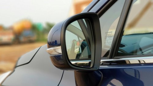 10 ways cars are getting smarter &amp; 10 ways drivers are getting dumber