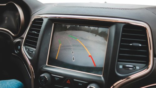 10 ways cars are getting smarter &amp; 10 ways drivers are getting dumber