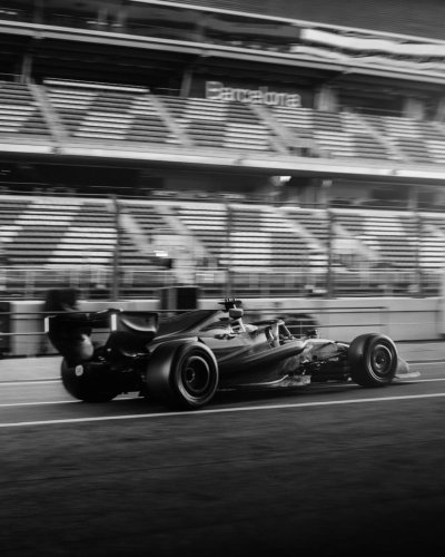 Fernando Alonso, sobre el nuevo Aston Martin F1 de Adrian Newey para 2026: "El AMR26 nos ha respondido bien"