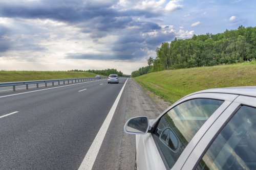 Cuidado si haces esto en un atasco en Semana Santa: te pueden multar sin darte cuenta