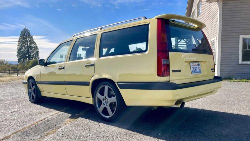 The forgotten luxury station wagon with a manual transmission and V8 power