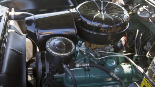 9 vintage V8 engines that mechanics say were built to last