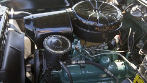 9 vintage V8 engines that mechanics say were built to last