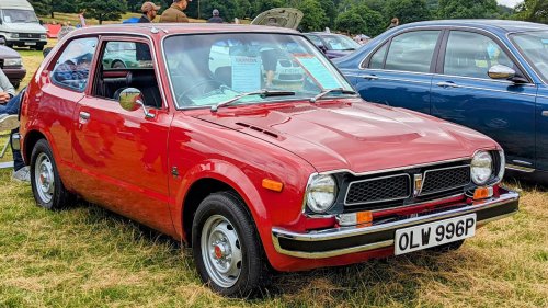 10 classic cars that mechanics say are built to last