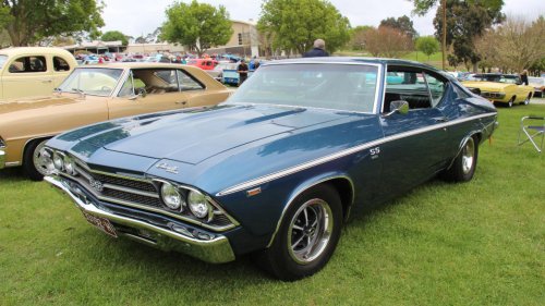 12 muscle cars from the late 1960s that proved power sold everything
