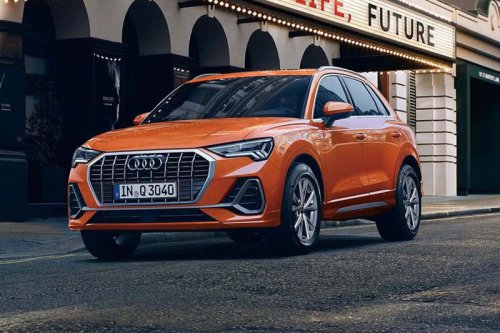 コンパクトカー市場「下位グレードは存在感なし?」290万円のフィットが売れ筋、メーカーが加速させる「高単価シフト」という現実