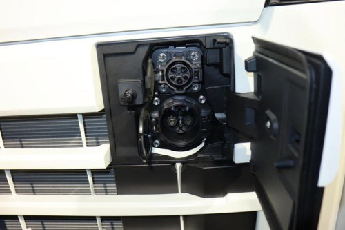 元は取れる? ダイハツ初の量産電気自動車について気になることを聞いてきた