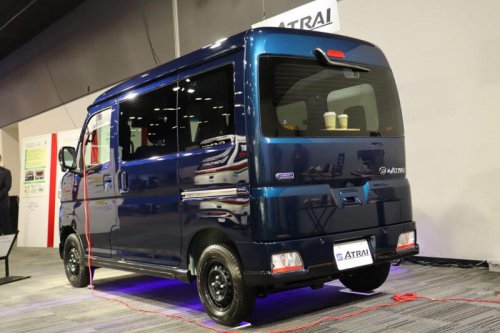 元は取れる? ダイハツ初の量産電気自動車について気になることを聞いてきた