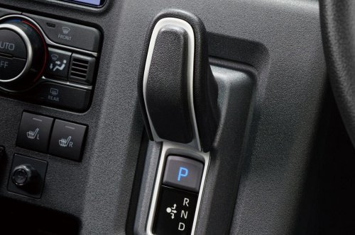 元は取れる? ダイハツ初の量産電気自動車について気になることを聞いてきた