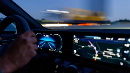 10 Mistakes Overconfident Drivers Make & 10 Nervous Drivers Do