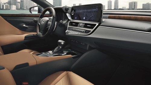 BMW, BMW 3 Series, The Japanese luxury sedan that leaves the BMW 3 Series in its dust