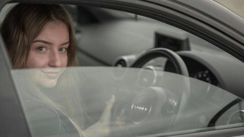 10 Mistakes Overconfident Drivers Make & 10 Nervous Drivers Do
