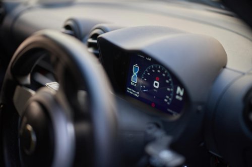 Cómo este deportivo eléctrico está revolucionando la carga de vehículos eléctricos