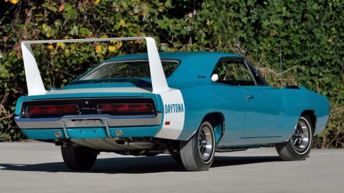 The first American car to break 200 mph