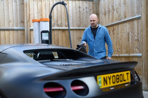 Cómo este deportivo eléctrico está revolucionando la carga de vehículos eléctricos