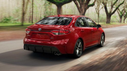 GM's first hybrid truck: The 2005 Silverado hybrid's fuel efficiency fail