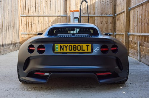 Cómo este deportivo eléctrico está revolucionando la carga de vehículos eléctricos