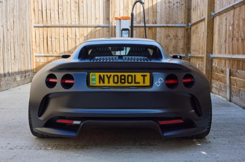 Cómo este deportivo eléctrico está revolucionando la carga de vehículos eléctricos
