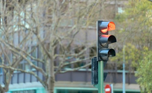 Citroën, A los conductores que hagan esto en un semáforo en rojo, les quitarán el carnet