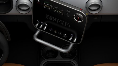 Así es el Ferrari luce por dentro, el primer Ferrari eléctrico que esconde patentes, sorpresas y referencias