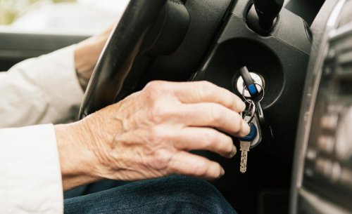 La edad límite que nadie quiere aceptar: un estudio señala cuál es el punto crítico para dejar de conducir