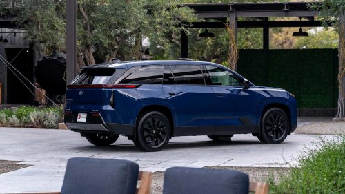 Toyota, Toyota Highlander, 2027 Toyota Highlander EV packs 338 HP and 320 miles of range