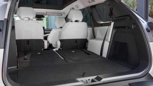 Toyota, Toyota Highlander, 2027 Toyota Highlander EV packs 338 HP and 320 miles of range