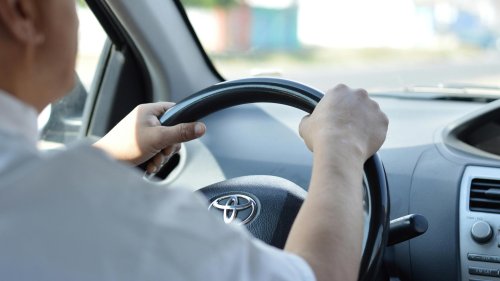 10 things driving gives you that public transit never will & 10 transit does better