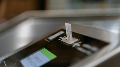 10 things driving gives you that public transit never will &amp; 10 transit does better