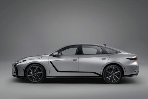 注目の新世代レクサスESのフライング受注がすでに始まっているのか、レクサスディーラーにこっそり訪ねた結果