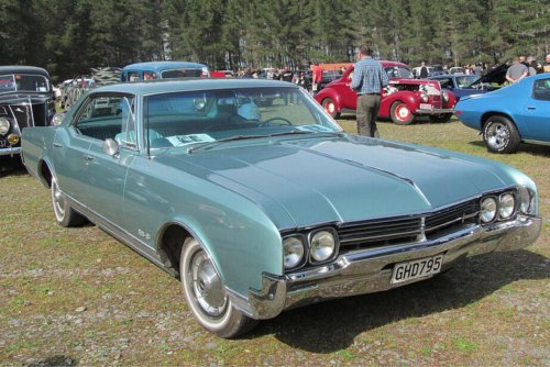 8 luxury innovations people forget started at Oldsmobile