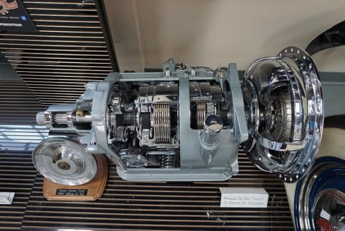 8 luxury innovations people forget started at Oldsmobile