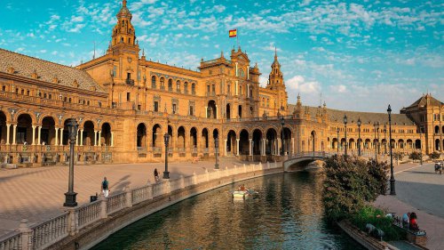 10 countries known for their racing scene &amp; 10 races to attend