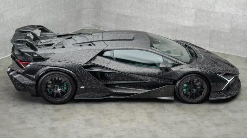Este Lamborghini Revuelto es ahora el coche más Mansory de la historia: carbono y aires de SVJ