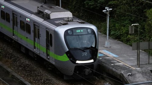 10 things driving gives you that public transit never will &amp; 10 transit does better