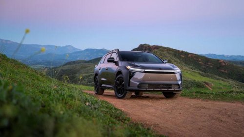 Este SUV eléctrico tiene potencia de GR Supra y maletero enorme, pero su mayor problema es el nombre: cuatro distintos