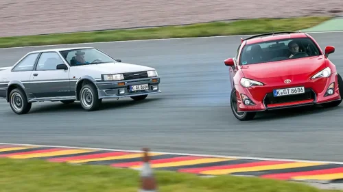 Enfrentamos el Toyota Corolla Coupé GT de los 80 contra el GT86: duelo familiar