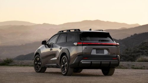 Este SUV eléctrico tiene potencia de GR Supra y maletero enorme, pero su mayor problema es el nombre: cuatro distintos