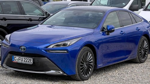 10 Toyota models that’ll last forever &amp; 10 that age faster than you’d expect